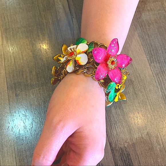 Authentic Betsy Johnson tropical floral bracelet in rainbow colour 🌺🌼🌸🌻🌷🌈 - Picture 5 of 12